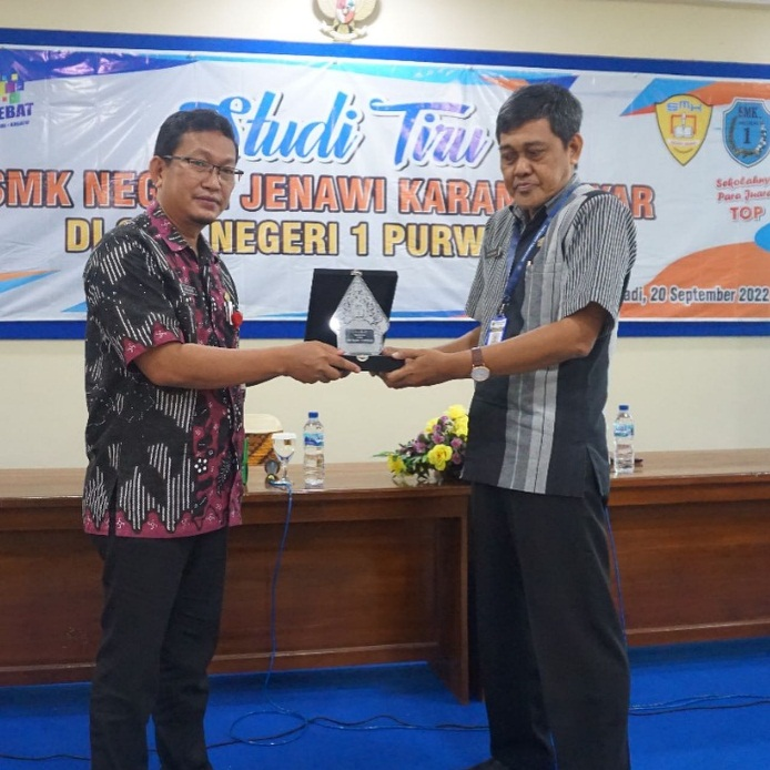 SMKN Jenawi Kunjungan Ke SMKN 1 Purwodadi Untuk Studi Tiru SMK Pusat Keunggulan Program Keahlian TJKT