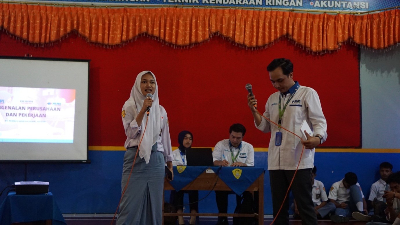Menyiapkan Lulusan Siap Kerja SMKN Jenawi Gandeng 3 DUDI Sekaligus