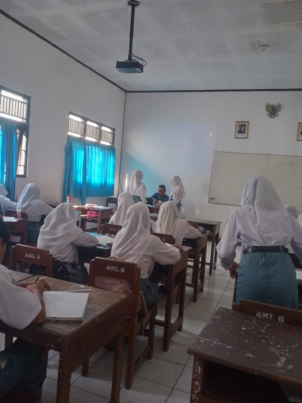 Supervisi Kelas di SMK N Jenawi: Meningkatkan Kualitas Pembelajaran Secara Berkelanjutan