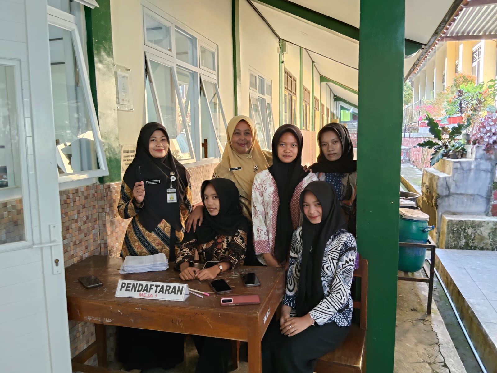 Tingkatkan Kesadaran Hidup Sehat, SMKN Jenawi Gelar Cek Kesehatan Gratis Bersama Puskesmas Jenawi